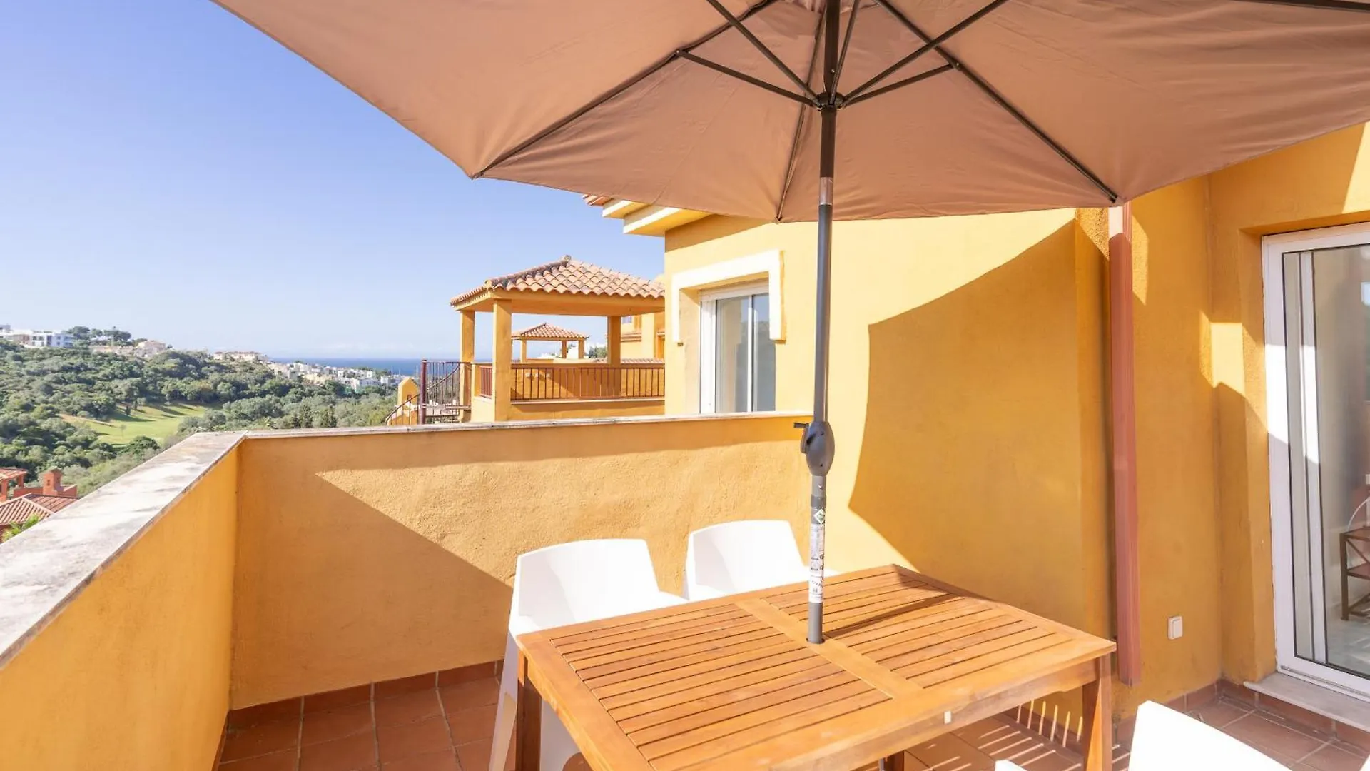 Penthouse Stunning Mountain Views-Reserva De Marbella 2 شقة